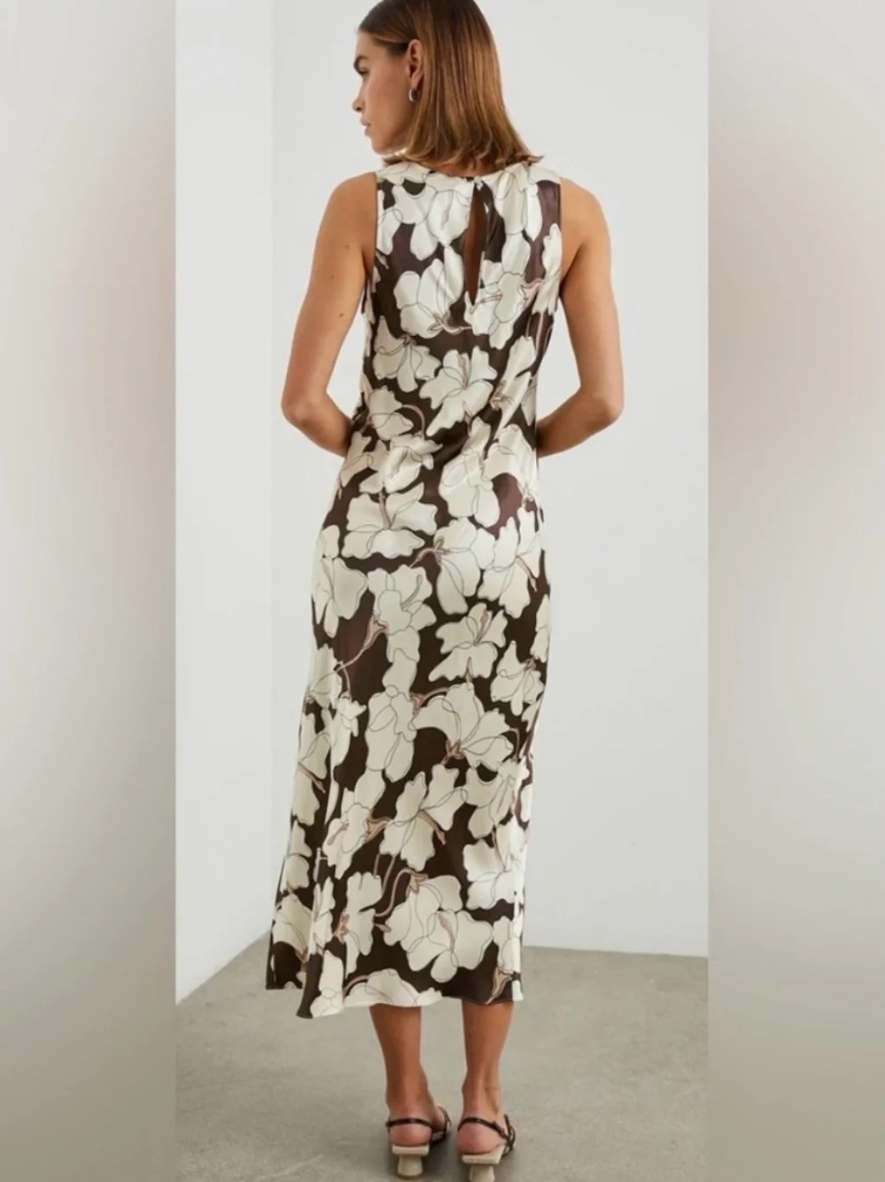 NWT Rails Gabriella Dress Mocha Floral Satin Midi Ruched Side Slit Size S - Picture 5 of 13